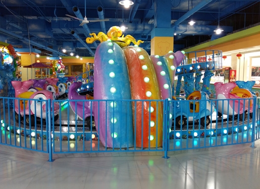 Amusement park play equipment